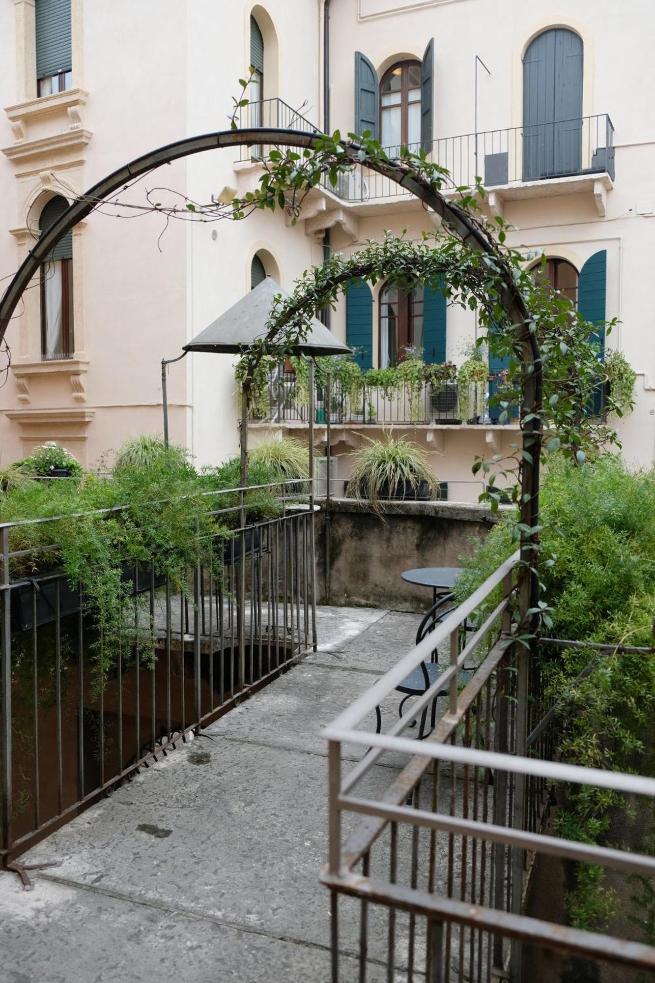 Residenza Palazzo Negri Apartment Verona Exterior photo